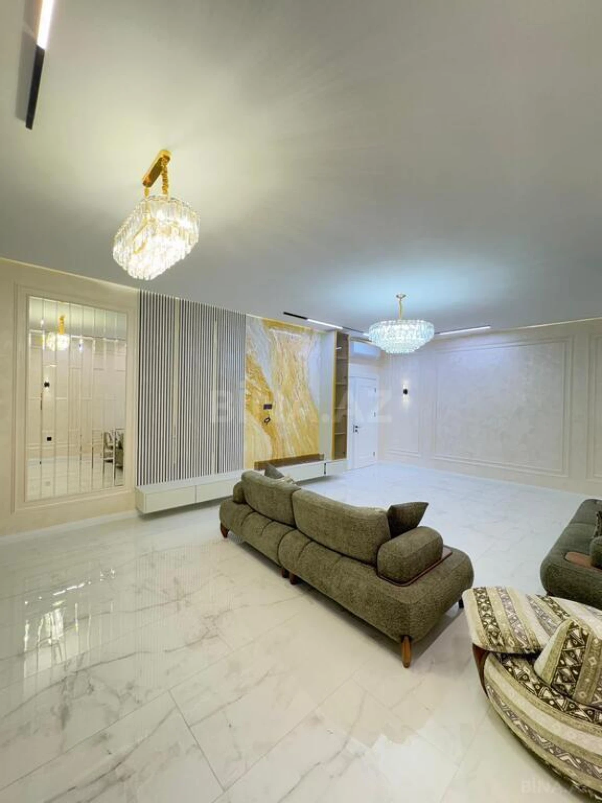 Satılır 6 otaqlı həyət evi 350 m²