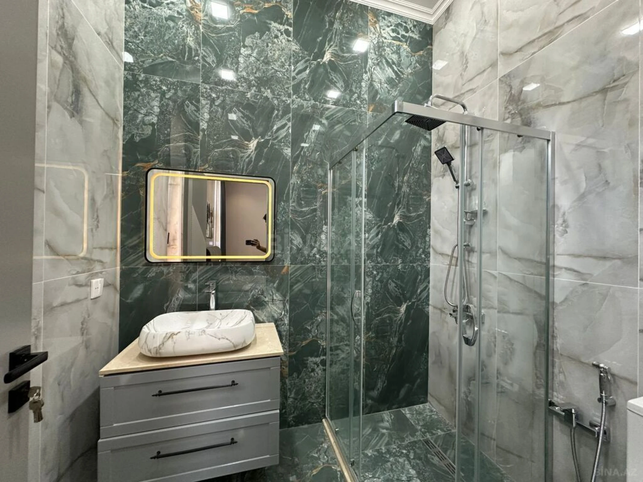 Satılır 4 otaqlı həyət evi 185 m²