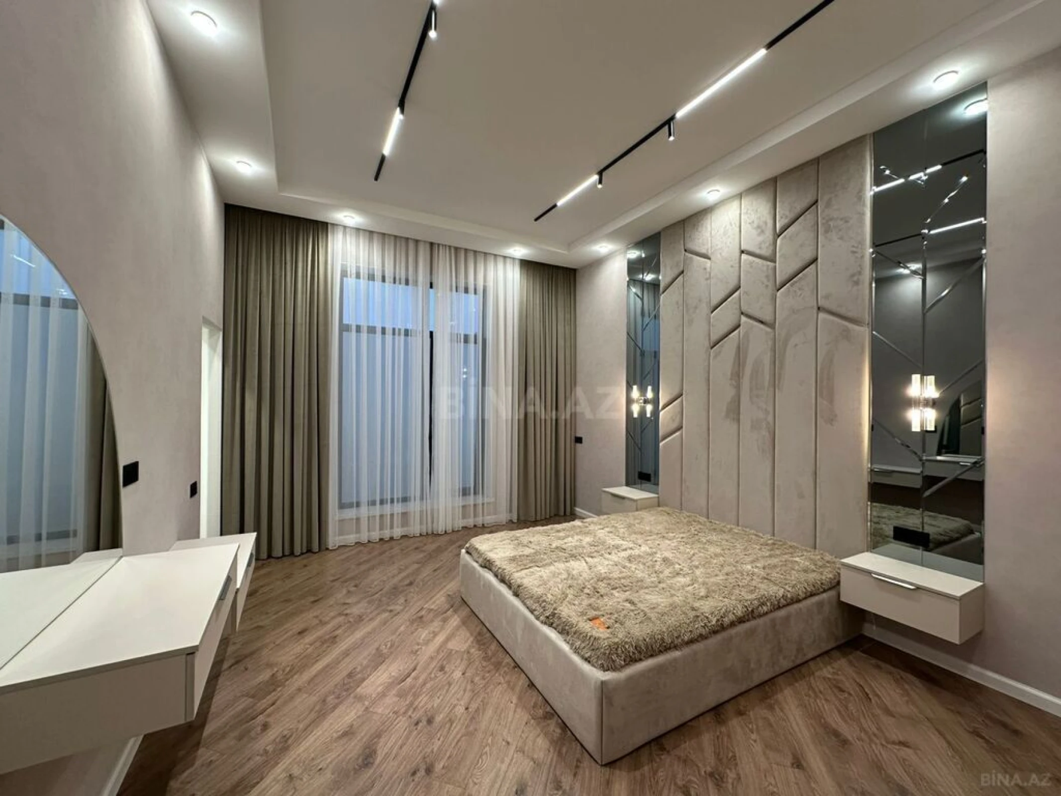 Satılır 4 otaqlı həyət evi 260 m²