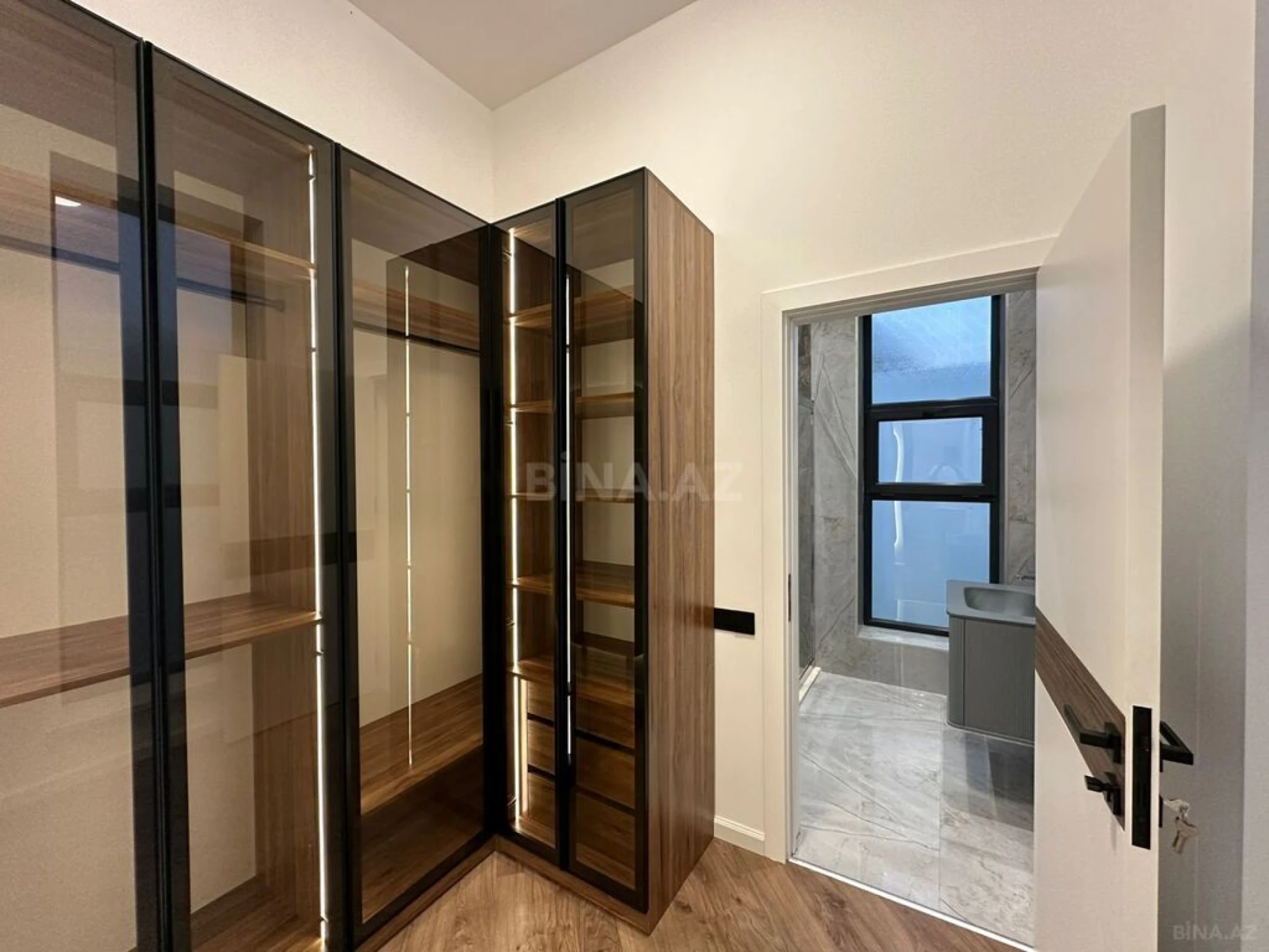 Satılır 4 otaqlı həyət evi 260 m²