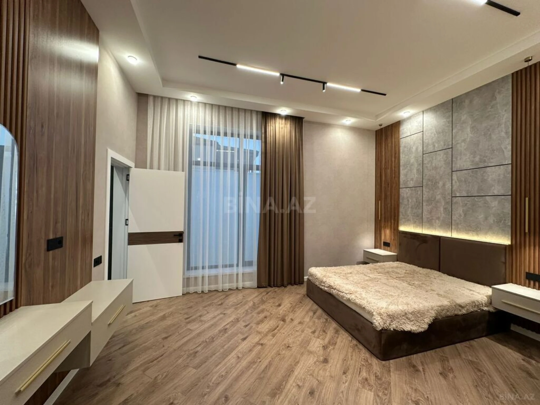 Satılır 4 otaqlı həyət evi 260 m²