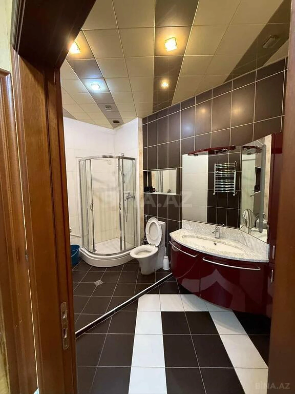 Satılır 3 otaqlı mənzil 138 m²