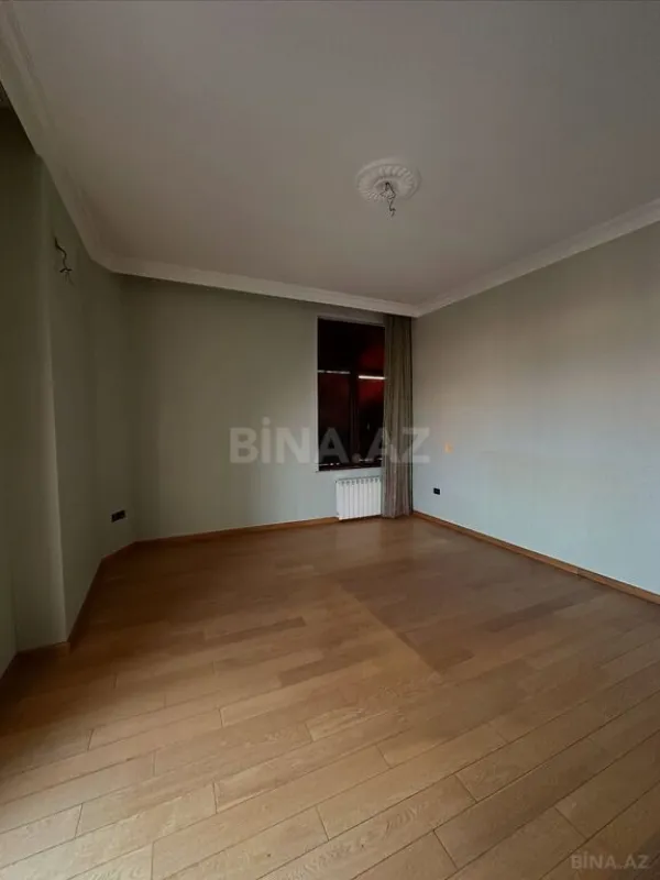 Satılır 3 otaqlı mənzil 138 m²
