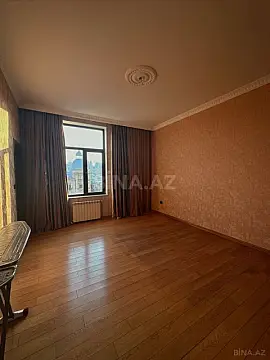 Satılır 3 otaqlı mənzil 138 m²