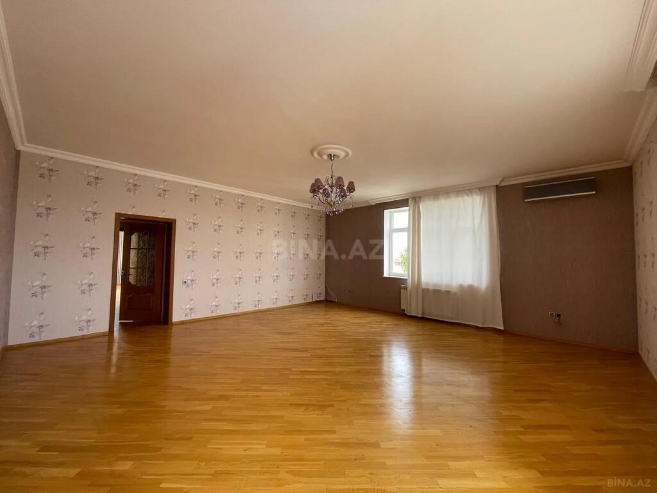 Satılır 5 otaqlı həyət evi 400 m²
