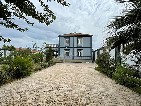 Satılır 5 otaqlı həyət evi 400 m²