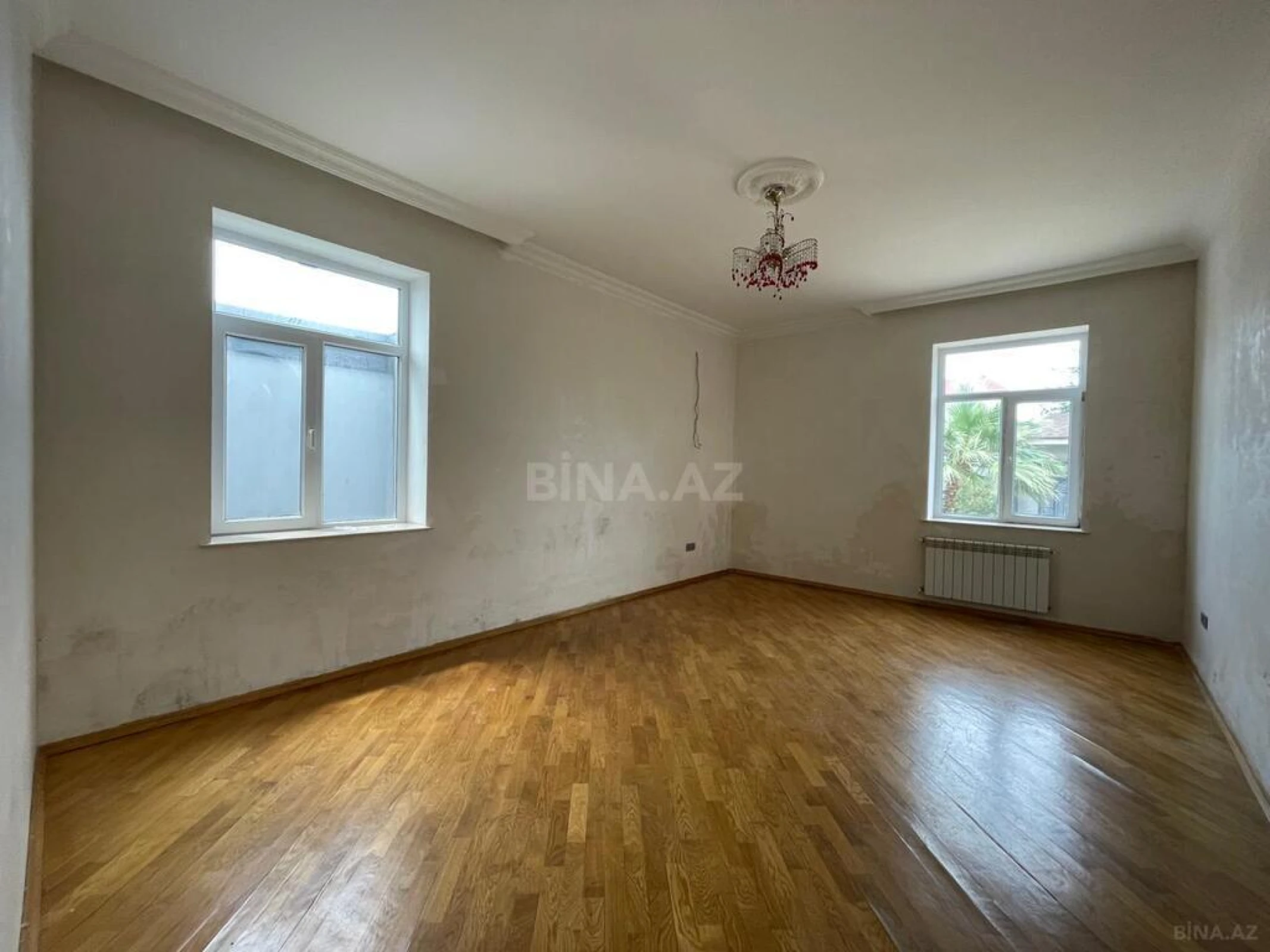 Satılır 5 otaqlı həyət evi 400 m²