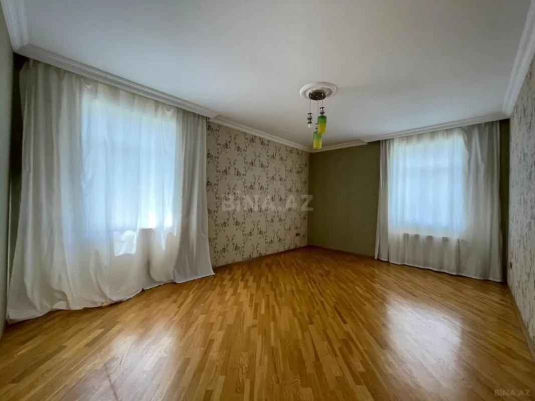 Satılır 5 otaqlı həyət evi 400 m²