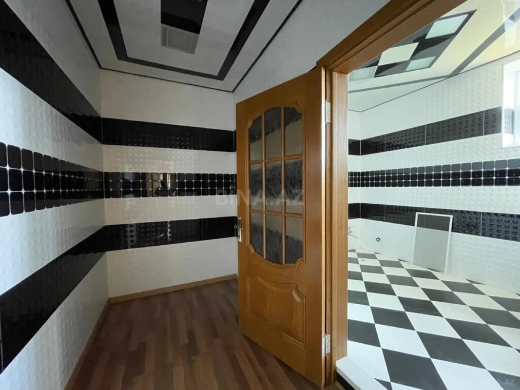 Satılır 5 otaqlı həyət evi 400 m²