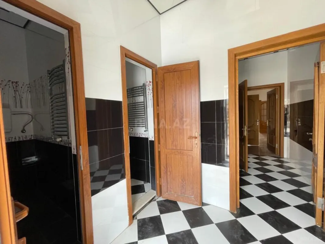 Satılır 5 otaqlı həyət evi 400 m²