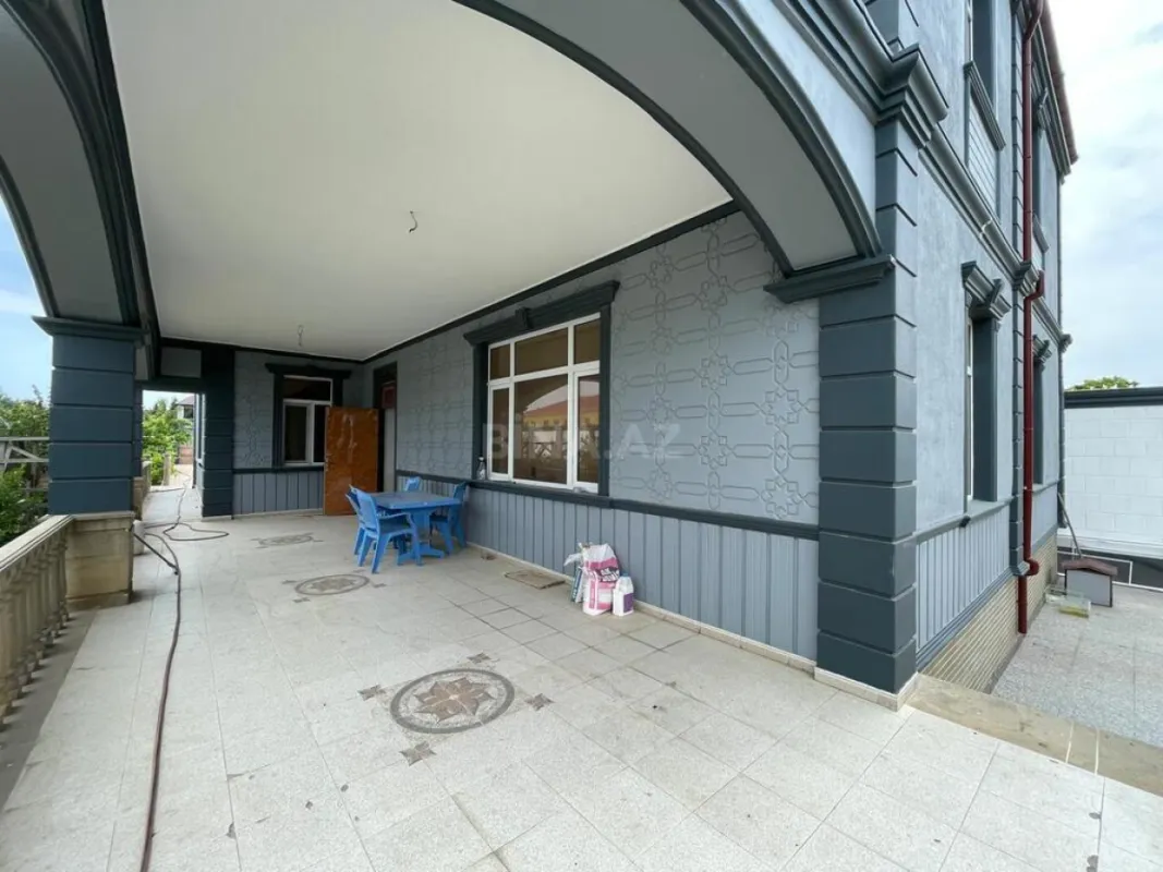 Satılır 5 otaqlı həyət evi 400 m²