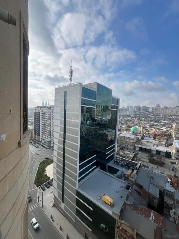 Satılır 3 otaqlı mənzil 104 m²