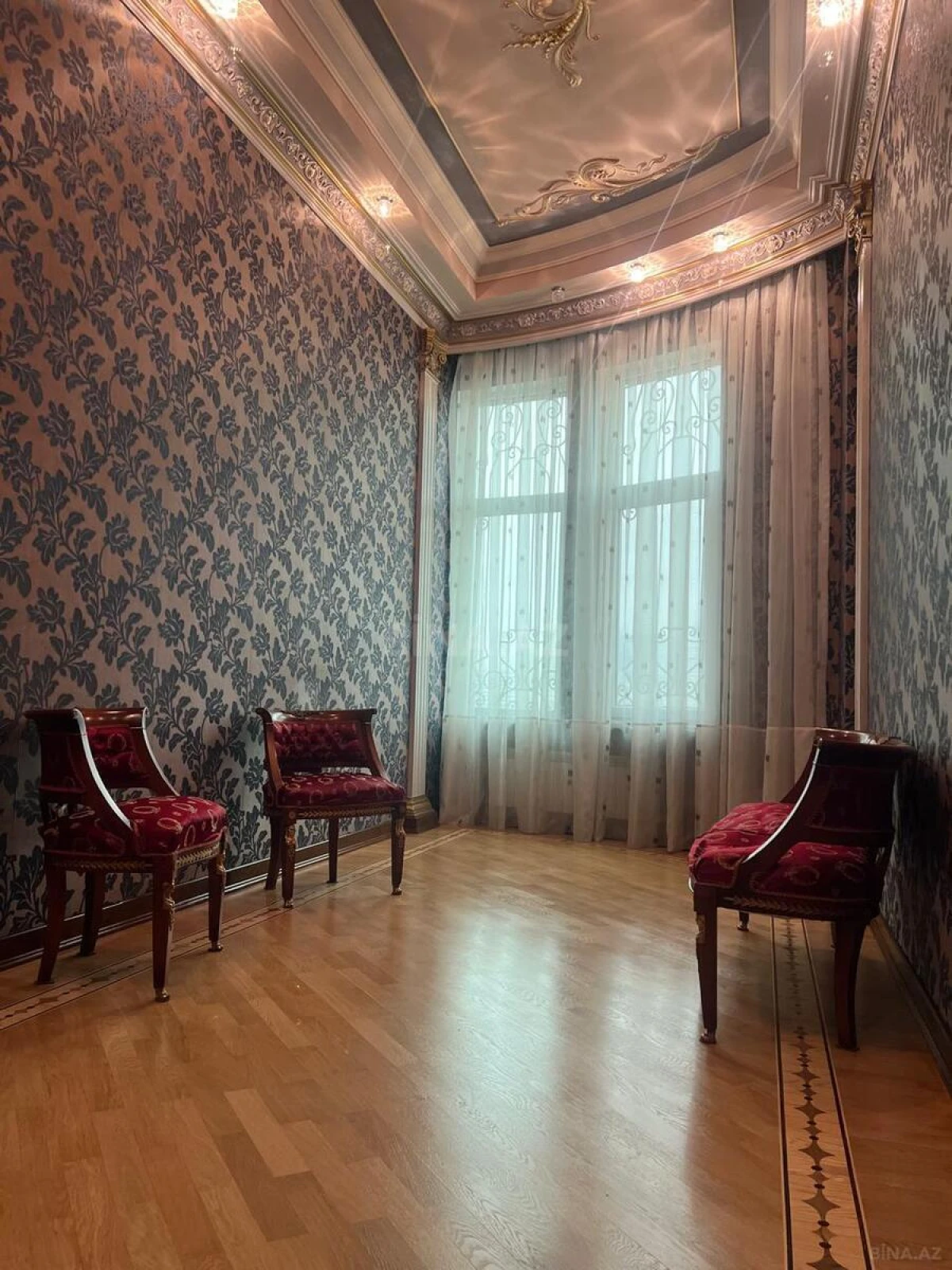 Satılır 3 otaqlı mənzil 104 m²