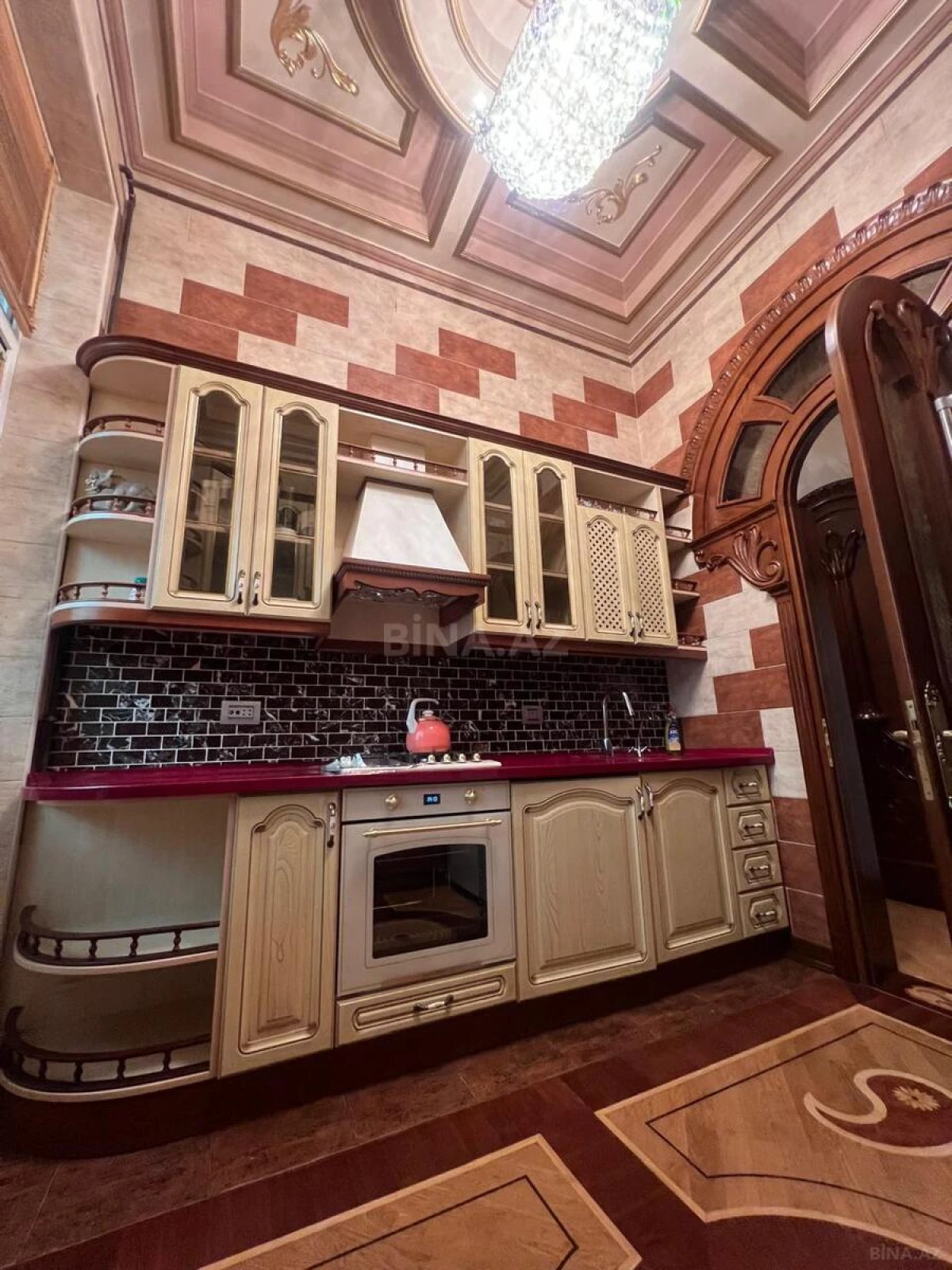 Satılır 3 otaqlı mənzil 104 m²