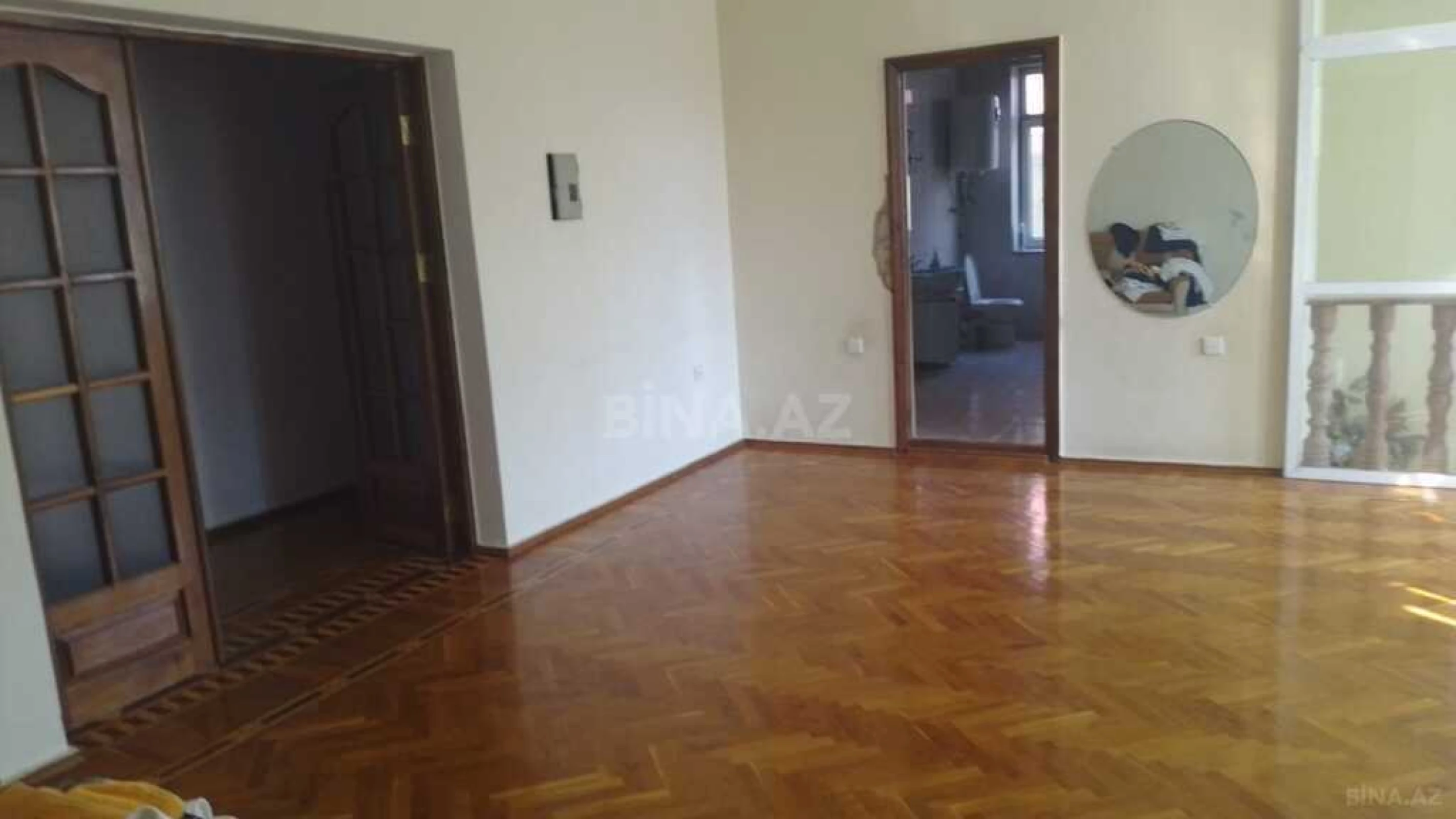 Satılır 7 otaqlı həyət evi 400 m²