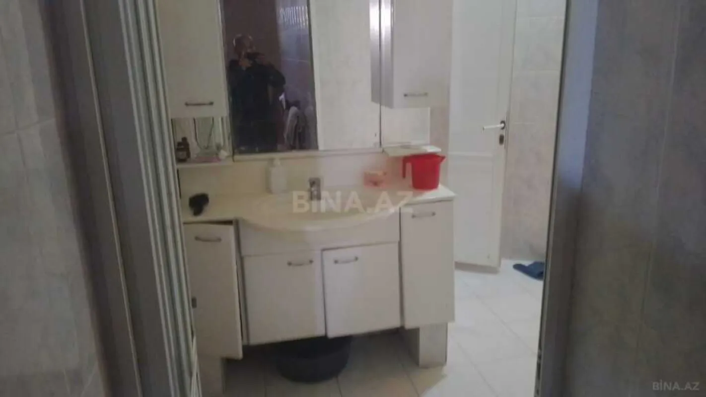 Satılır 7 otaqlı həyət evi 400 m²