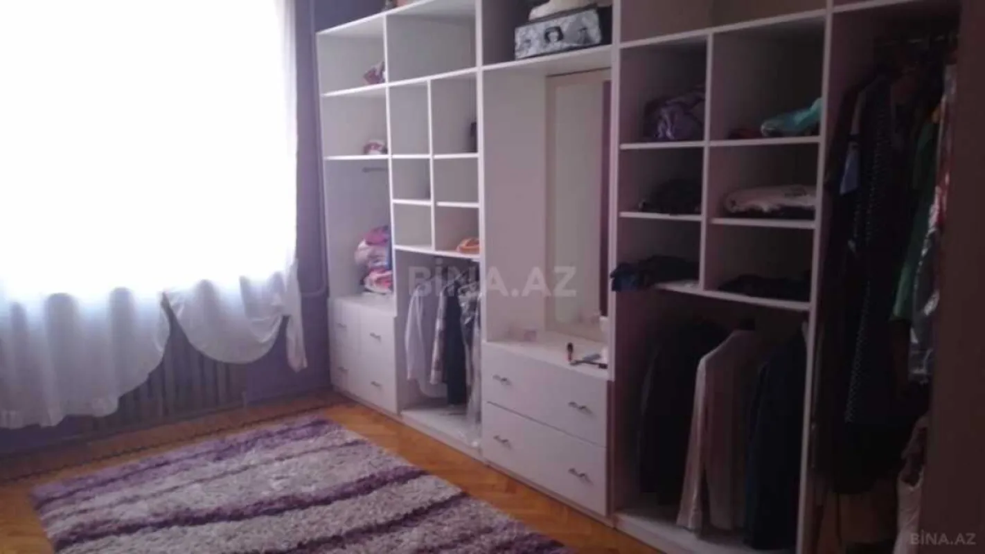 Satılır 7 otaqlı həyət evi 400 m²
