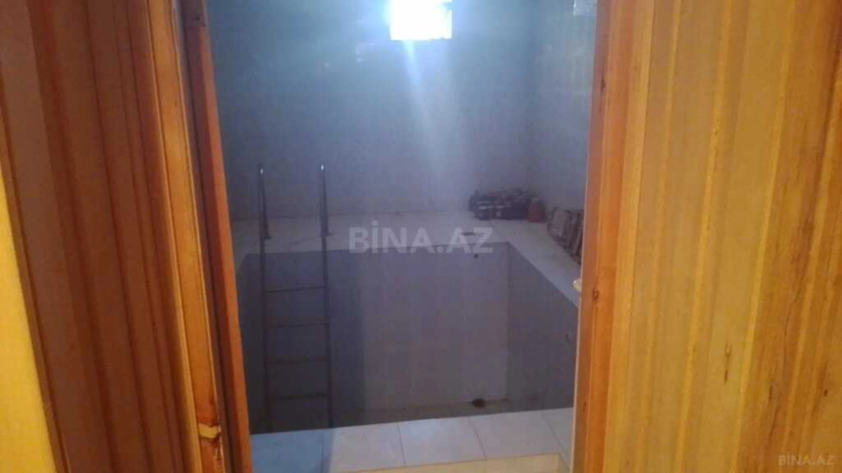 Satılır 7 otaqlı həyət evi 400 m²