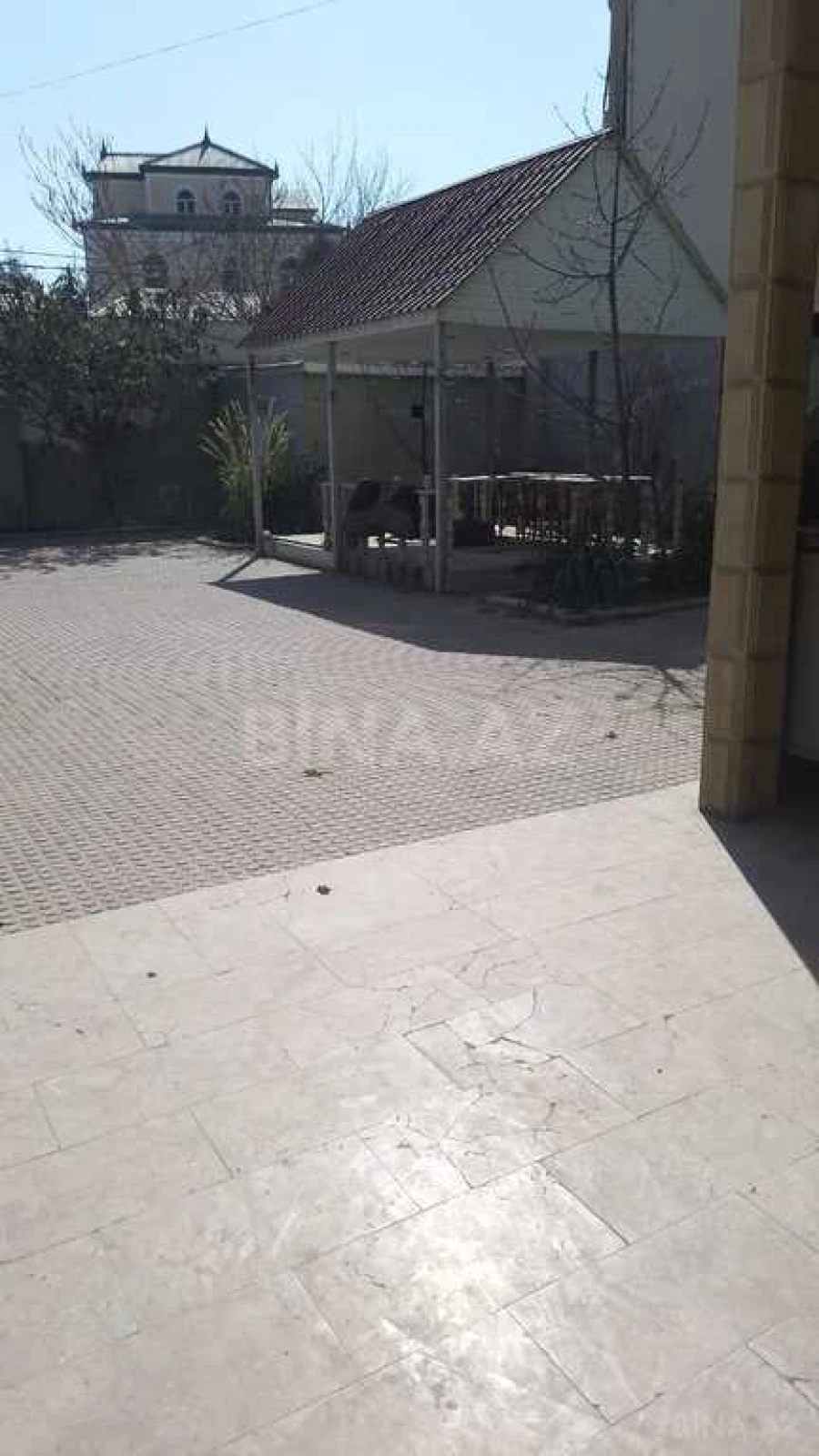 Satılır 7 otaqlı həyət evi 400 m²