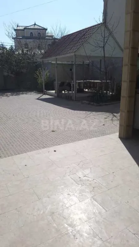 Satılır 7 otaqlı həyət evi 400 m²