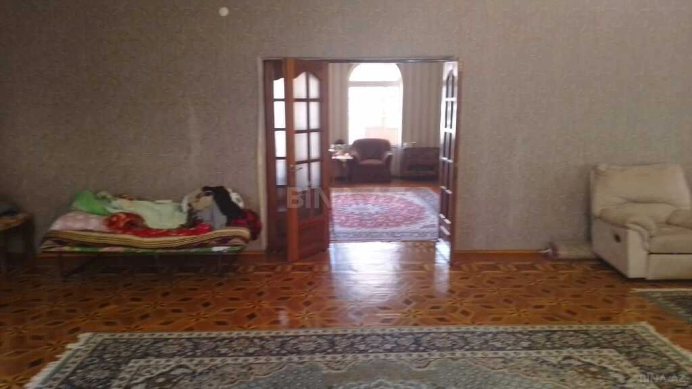 Satılır 7 otaqlı həyət evi 400 m²