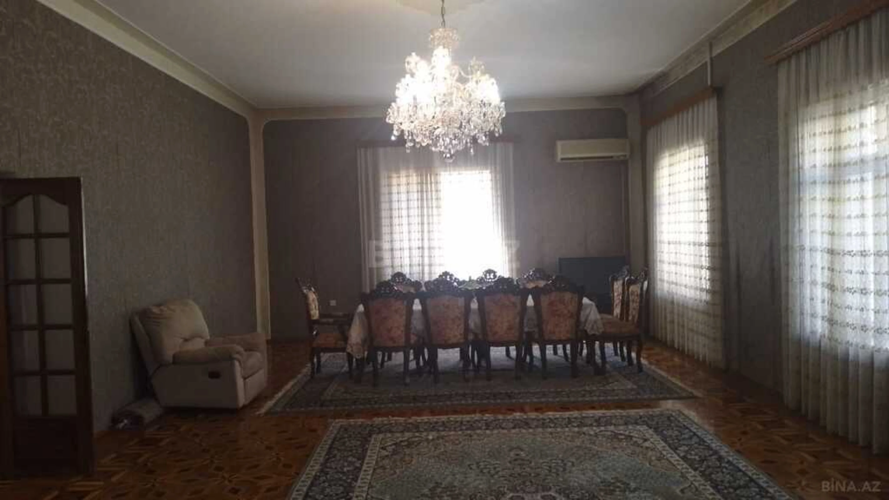 Satılır 7 otaqlı həyət evi 400 m²