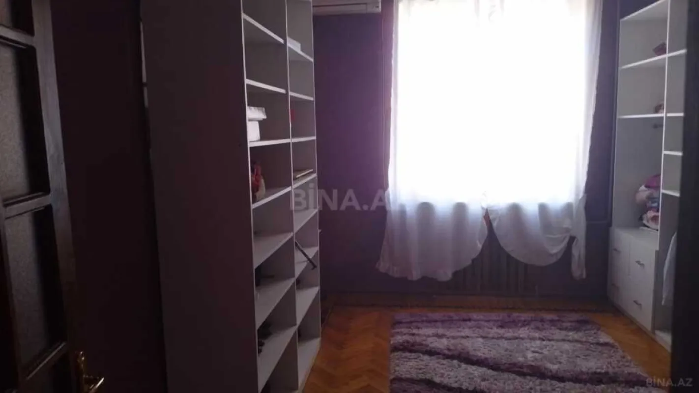 Satılır 7 otaqlı həyət evi 400 m²
