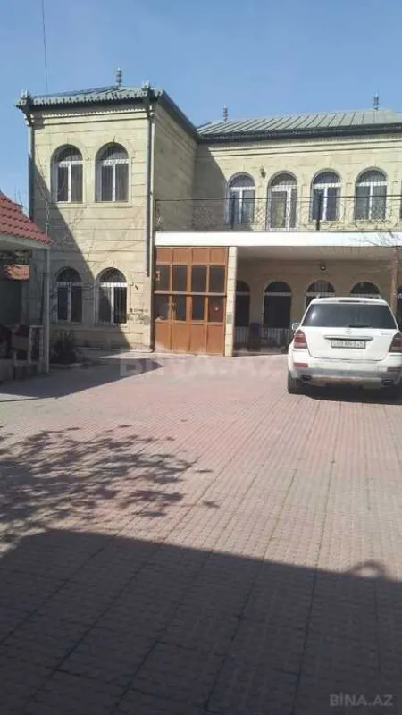 Satılır 7 otaqlı həyət evi 400 m²
