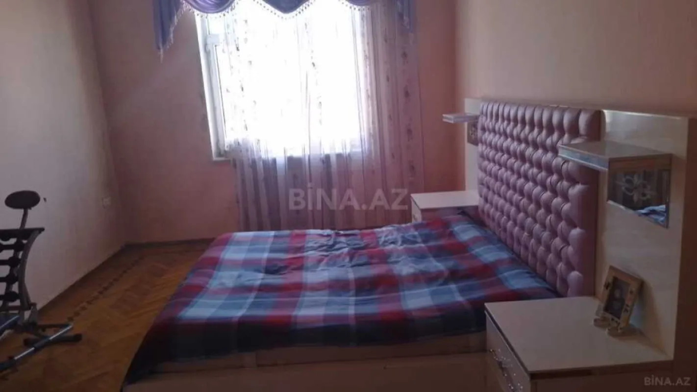 Satılır 7 otaqlı həyət evi 400 m²