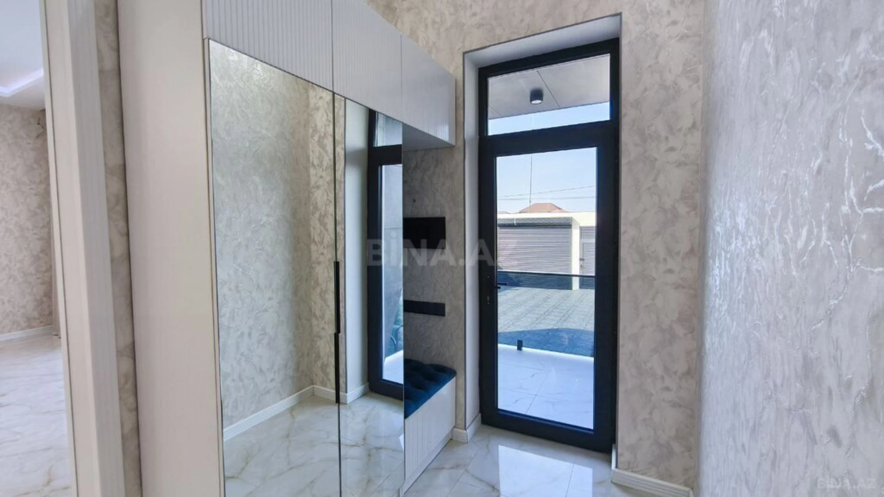 Satılır 5 otaqlı həyət evi 230 m²