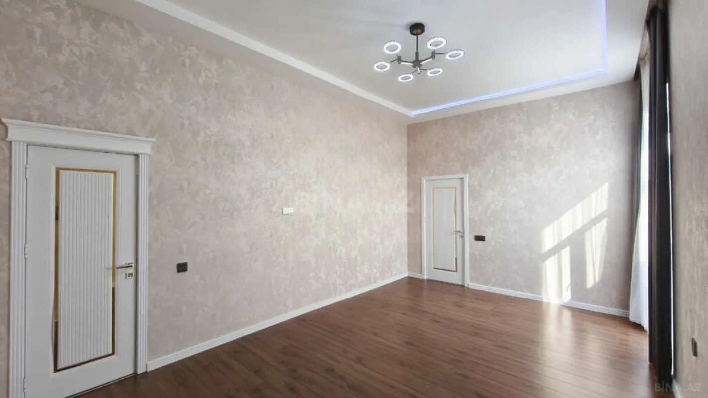 Satılır 5 otaqlı həyət evi 230 m²