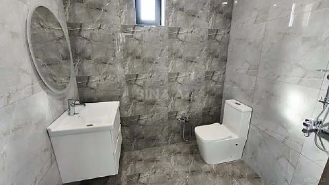 Satılır 5 otaqlı həyət evi 230 m²