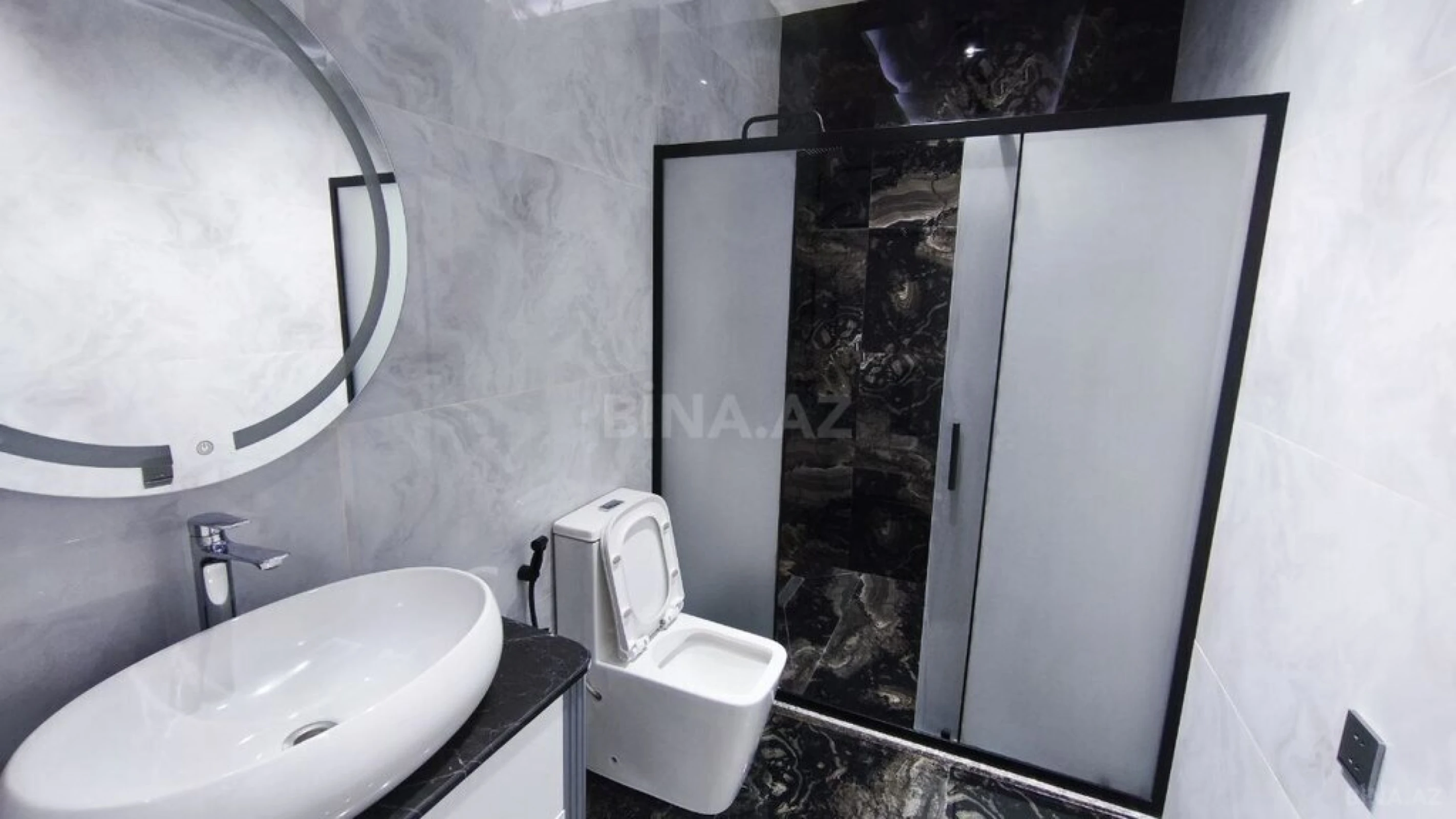 Satılır 5 otaqlı həyət evi 230 m²