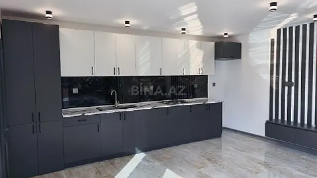 Satılır 5 otaqlı həyət evi 230 m²