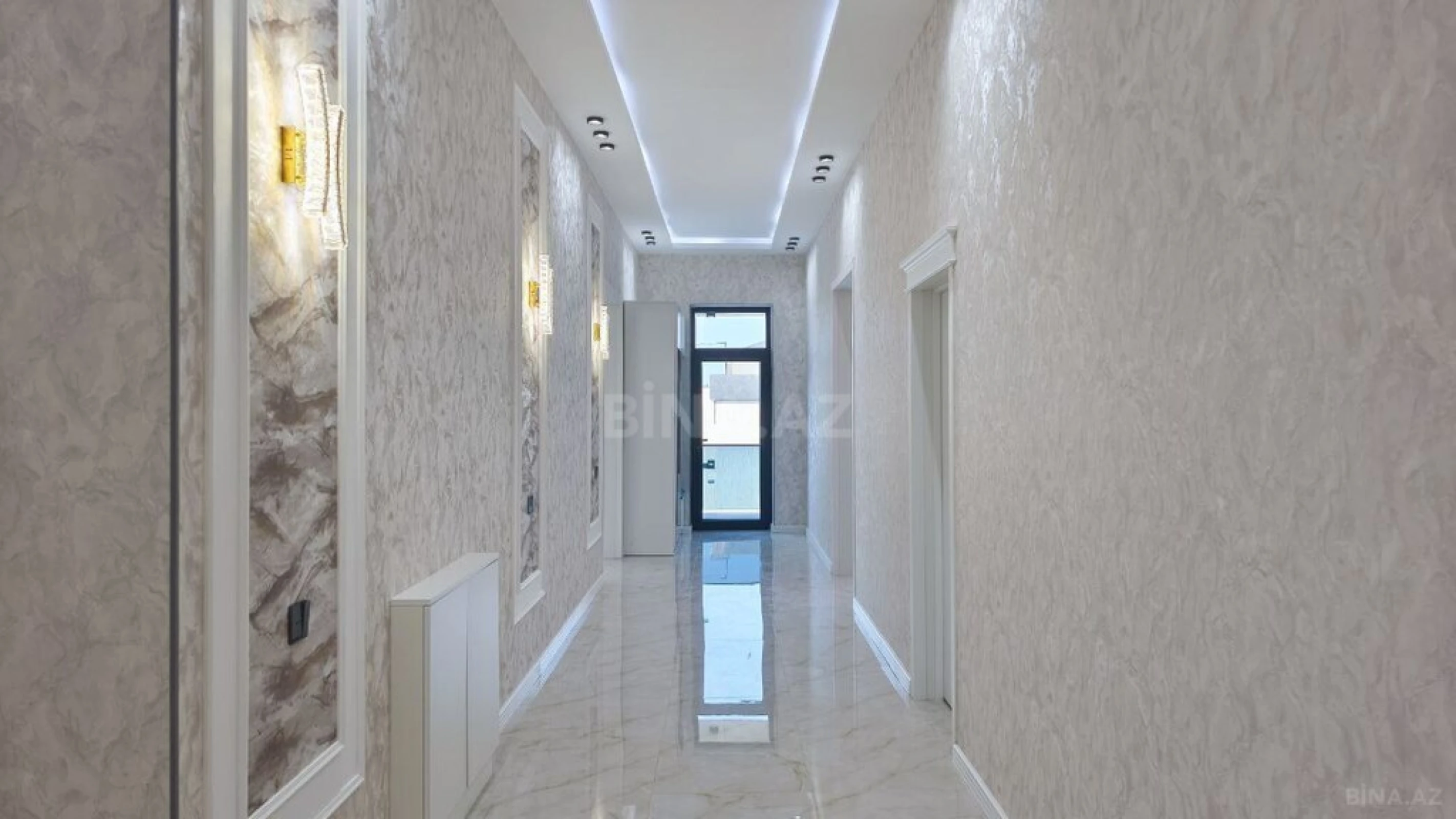 Satılır 5 otaqlı həyət evi 230 m²