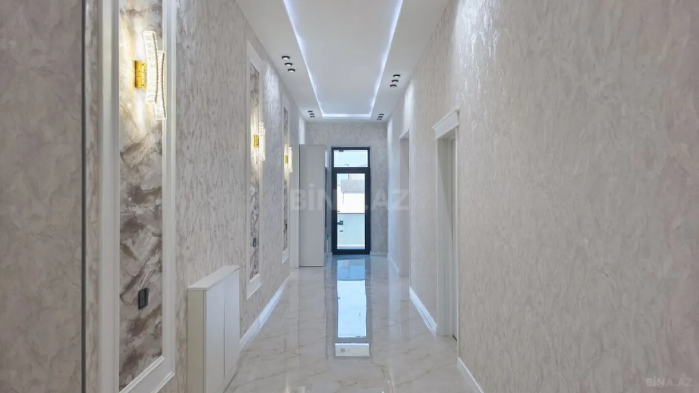 Satılır 5 otaqlı həyət evi 230 m²