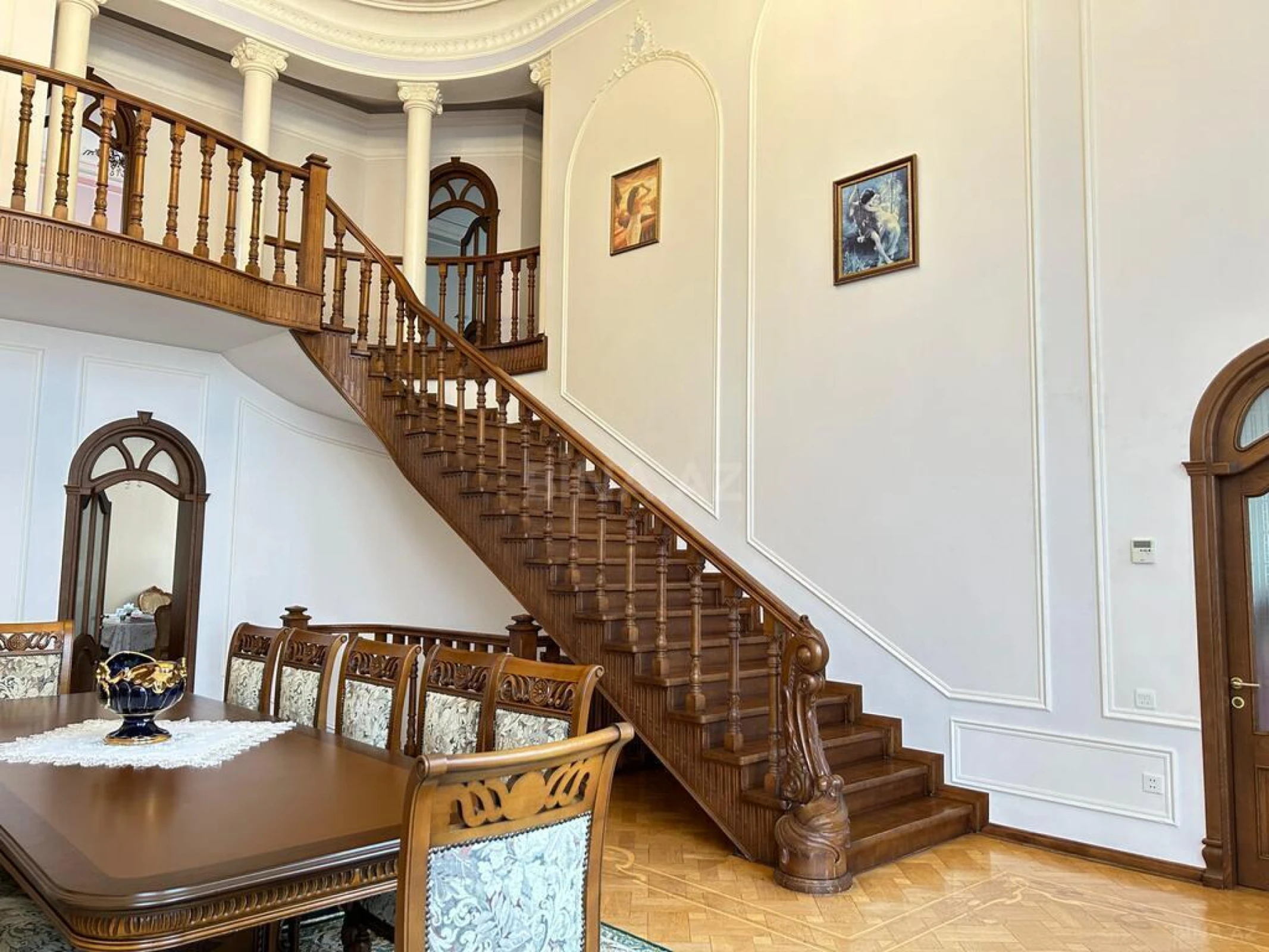 Satılır 11 otaqlı həyət evi 600 m²