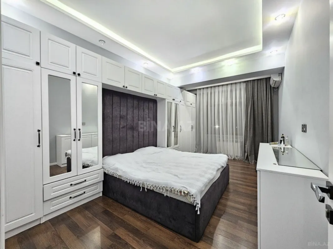 Satılır 3 otaqlı mənzil 110 m²