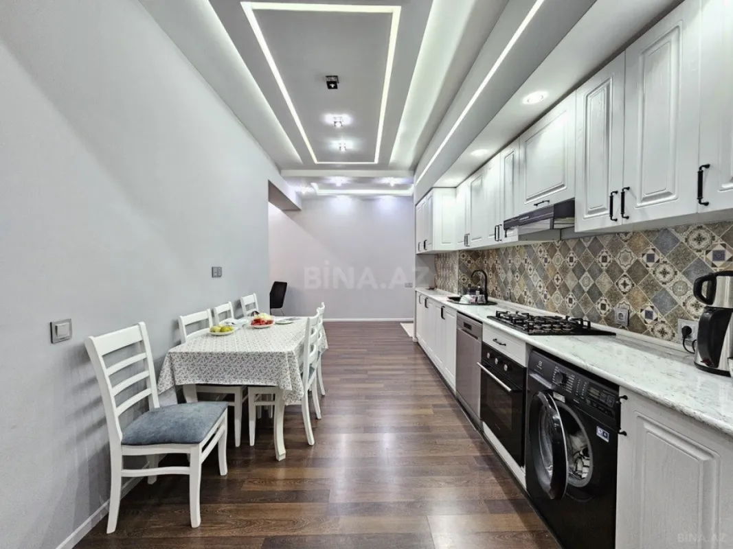 Satılır 3 otaqlı mənzil 110 m²