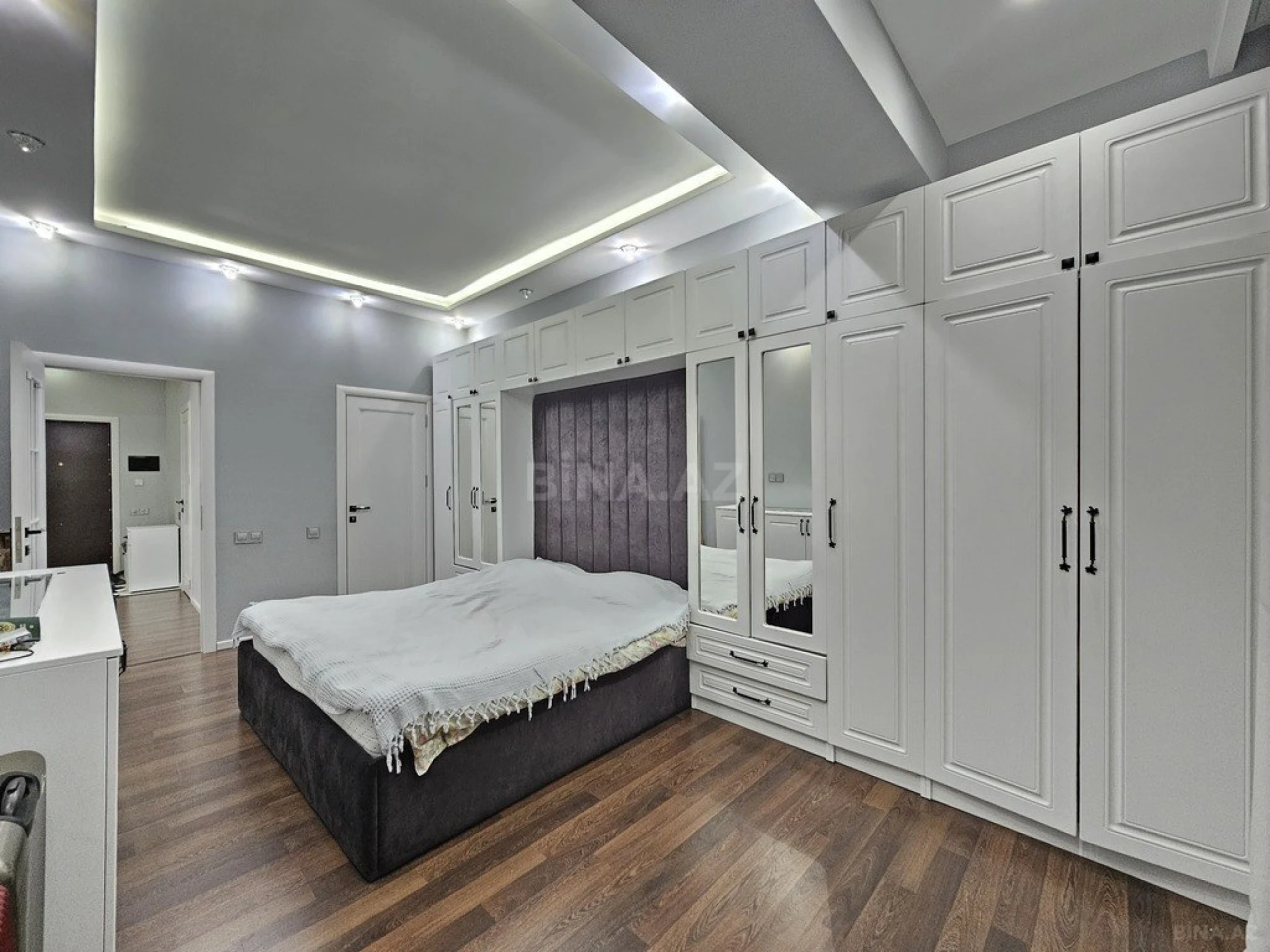 Satılır 3 otaqlı mənzil 110 m²