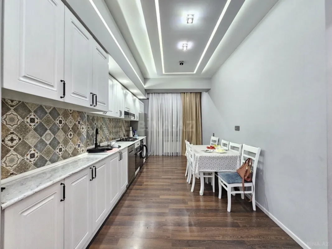 Satılır 3 otaqlı mənzil 110 m²