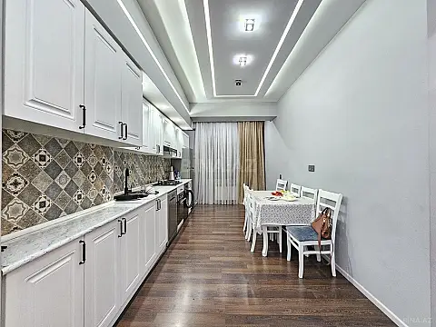 Satılır 3 otaqlı mənzil 110 m²