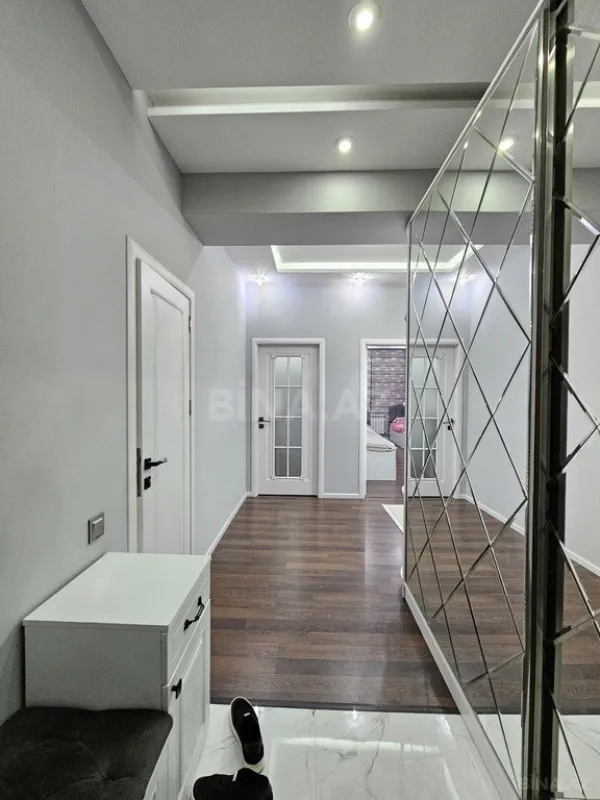 Satılır 3 otaqlı mənzil 110 m²