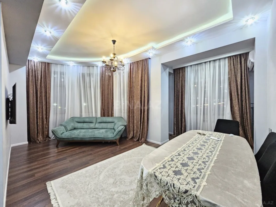 Satılır 3 otaqlı mənzil 110 m²