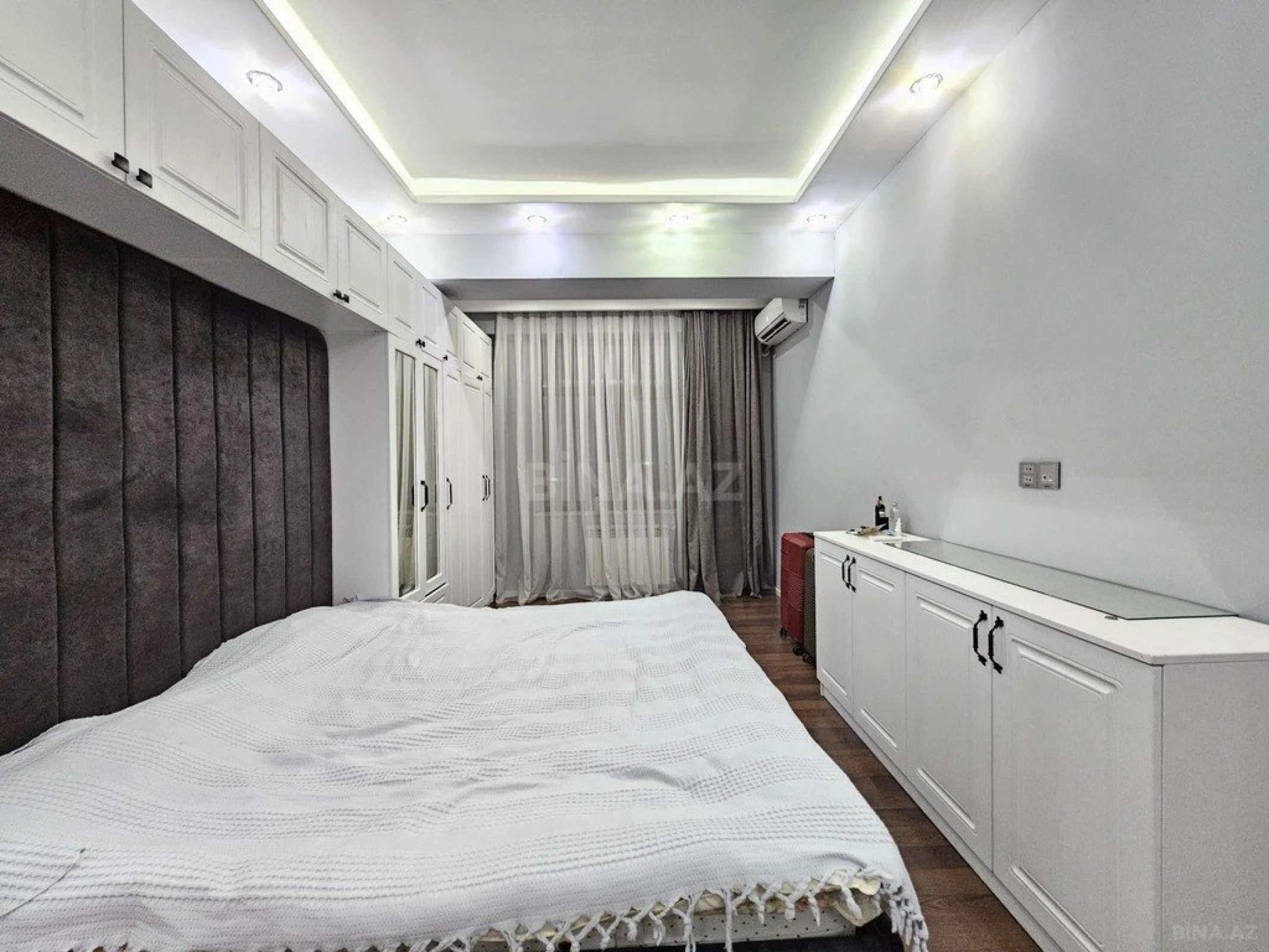 Satılır 3 otaqlı mənzil 110 m²