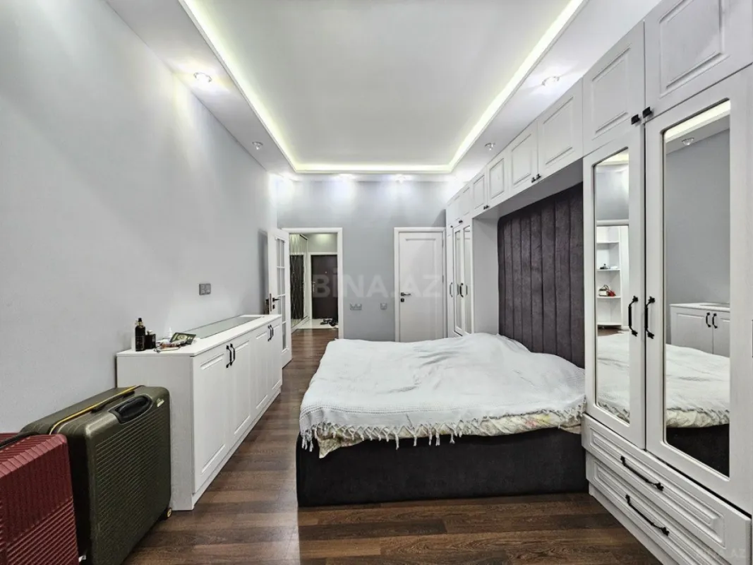 Satılır 3 otaqlı mənzil 110 m²