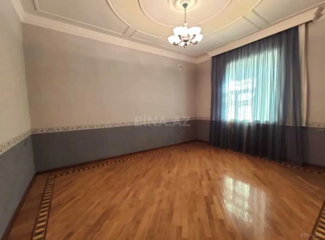 Satılır 7 otaqlı həyət evi 622 m²