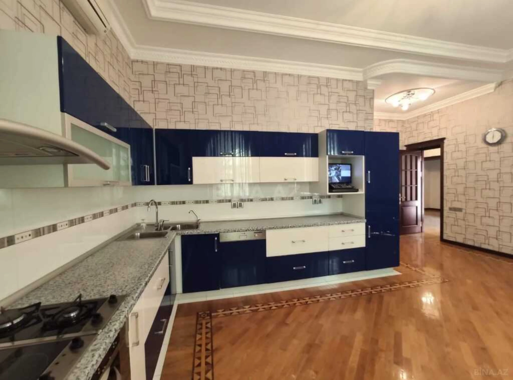 Satılır 7 otaqlı həyət evi 622 m²