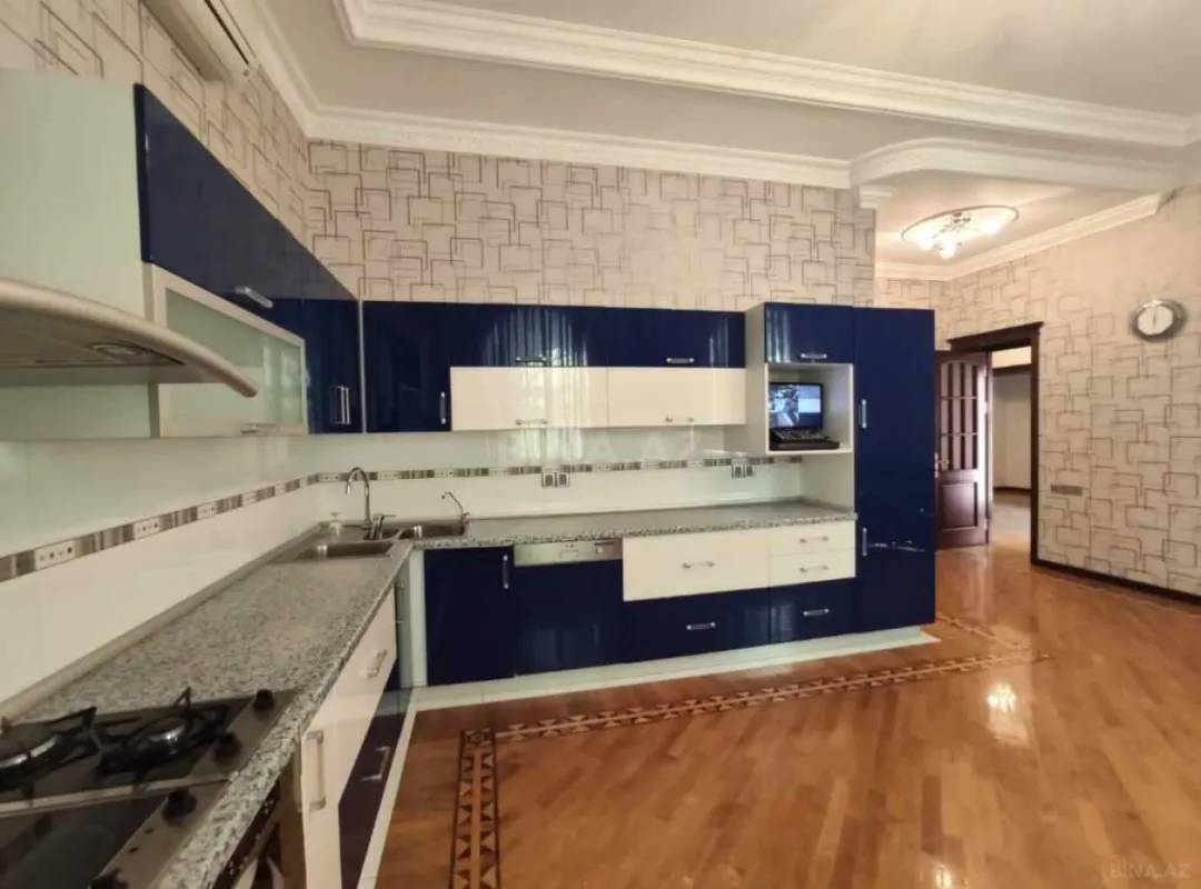 Satılır 7 otaqlı həyət evi 622 m²