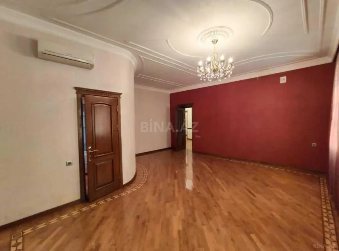 Satılır 7 otaqlı həyət evi 622 m²